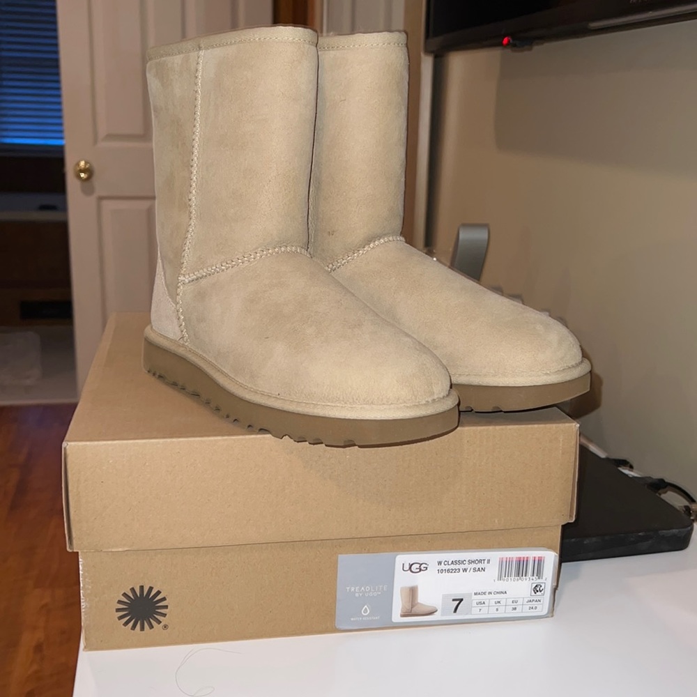 UGG BOOTS